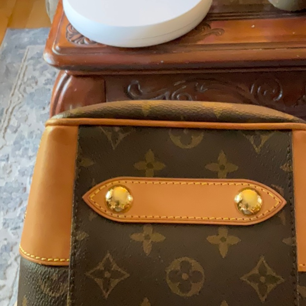 Louis Vuitton Brown Monogram Satchel with Tan Trim - Picture 4 of 16